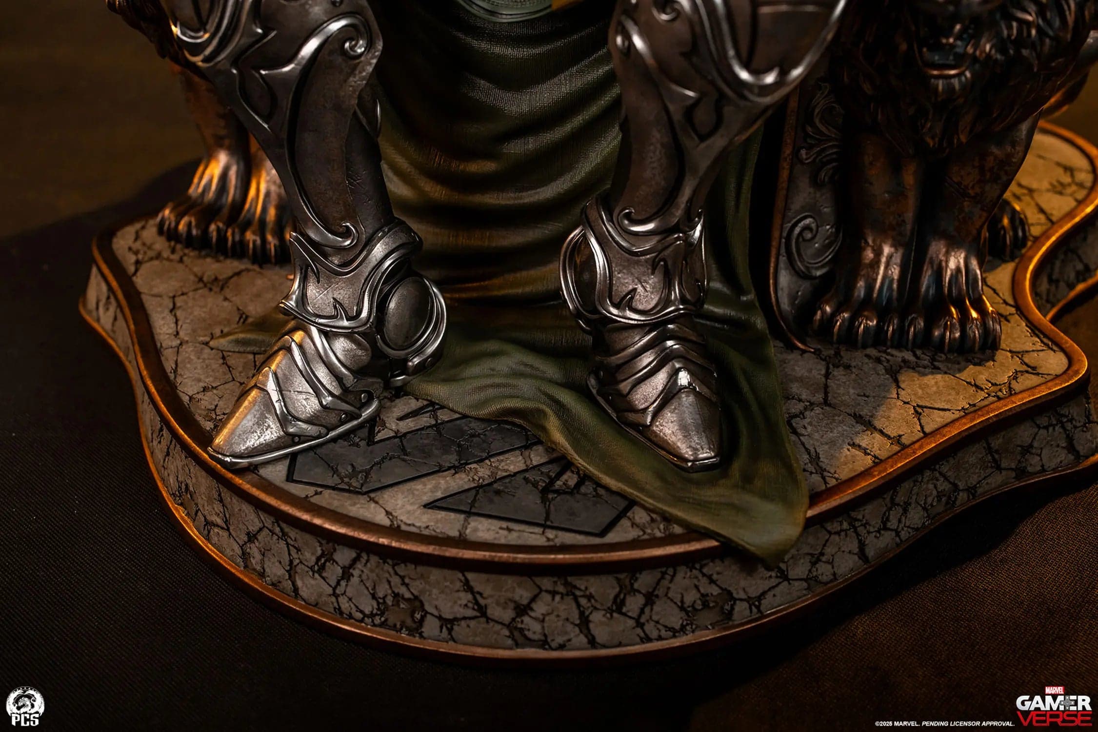 Sideshow Collectibles - Doctor Doom - Thumbnail 15