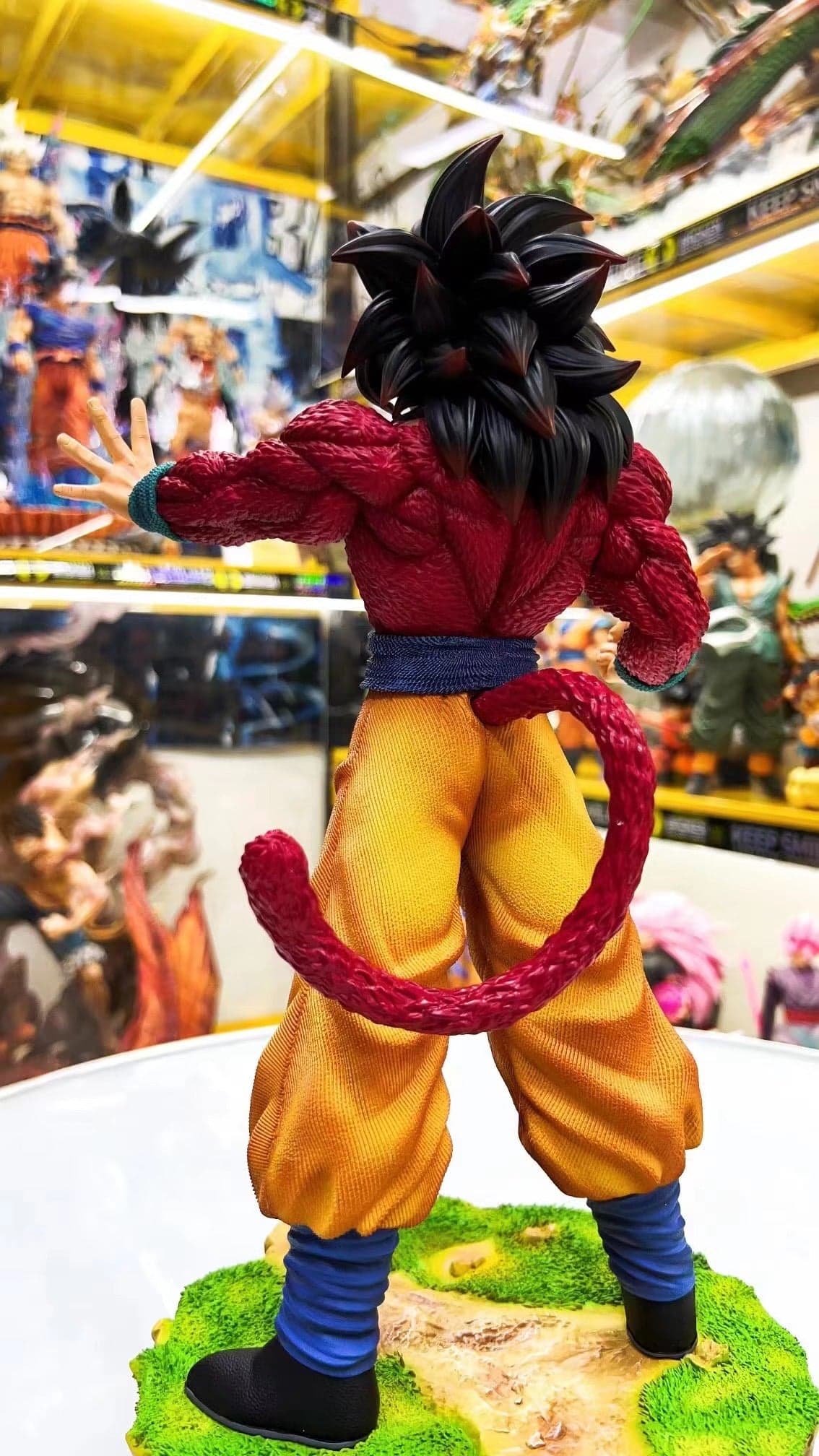 Army Ant - SSJ4 Goku - Thumbnail 3