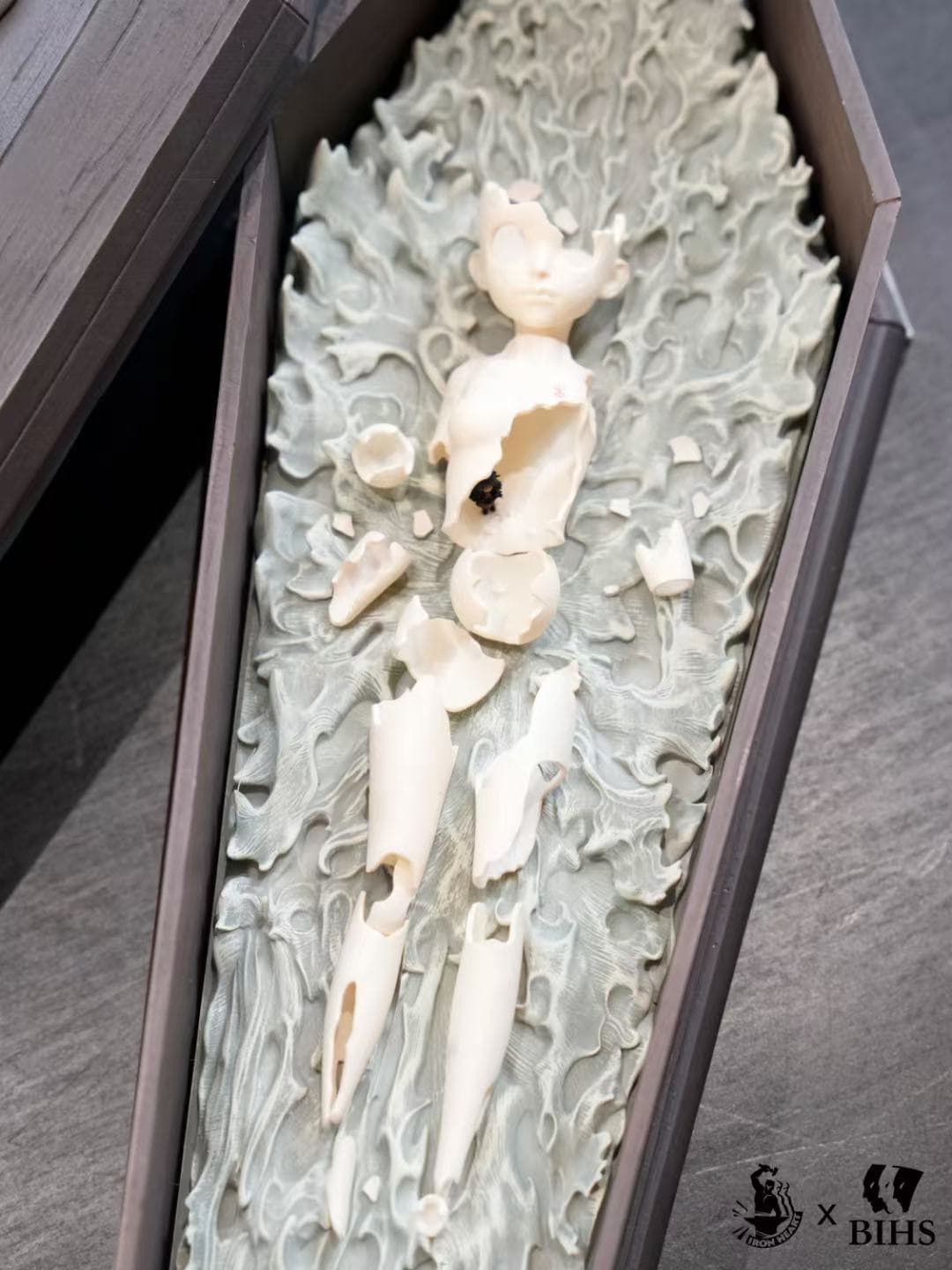 BIHS - Casca's Coffin - Thumbnail 4