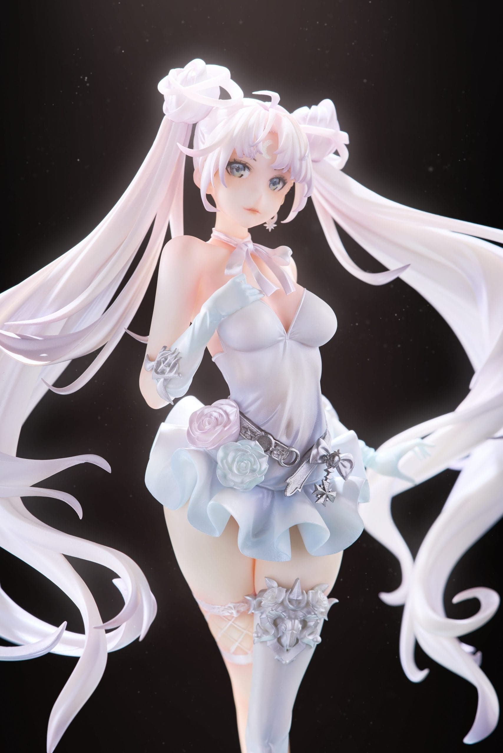 Circle Max - Usagi Tsukino - Thumbnail 3