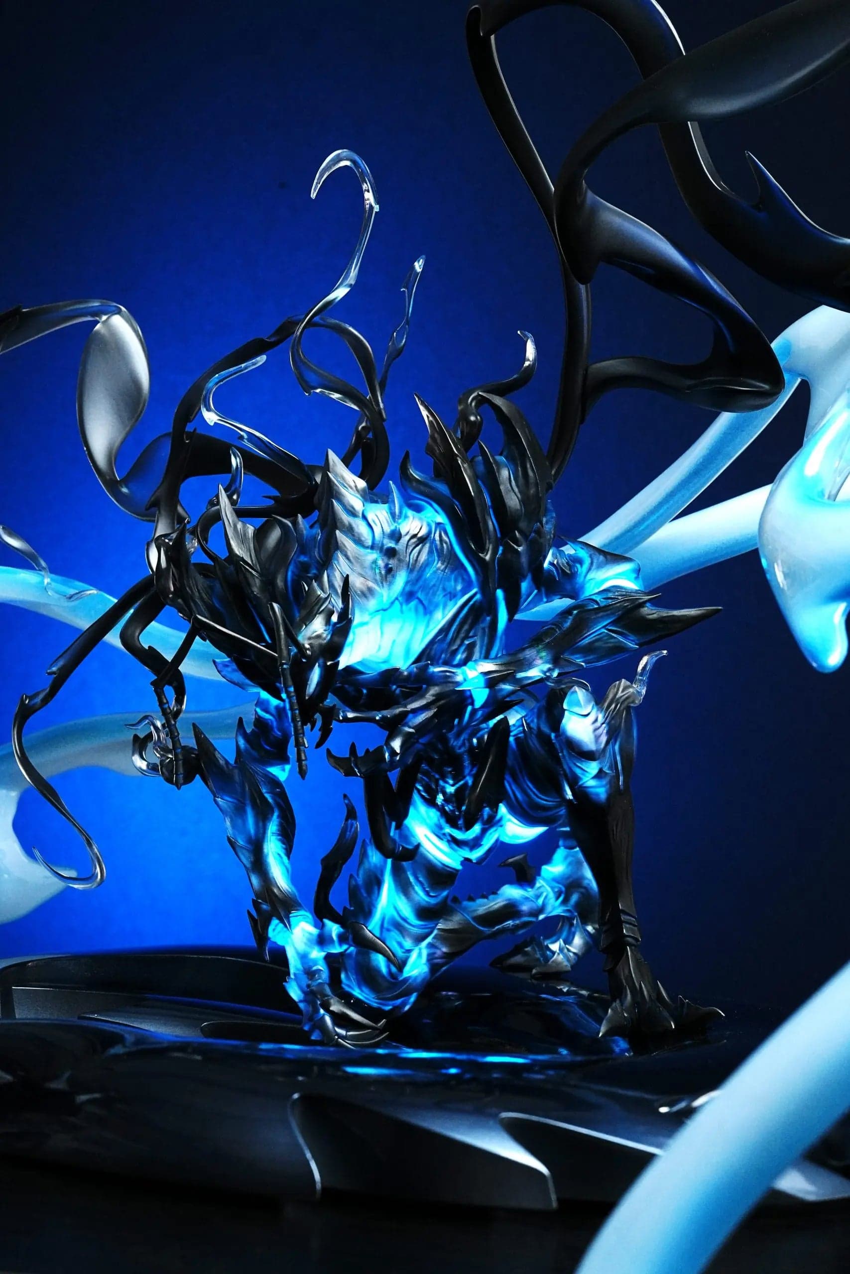 Four Horsemen - Sung Jinwoo and Beru - Thumbnail 3