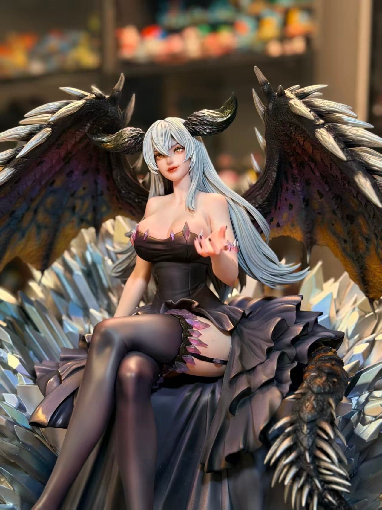 Scalefall x Wingrise - Ruiner Nergigante Girl - Thumbnail 3