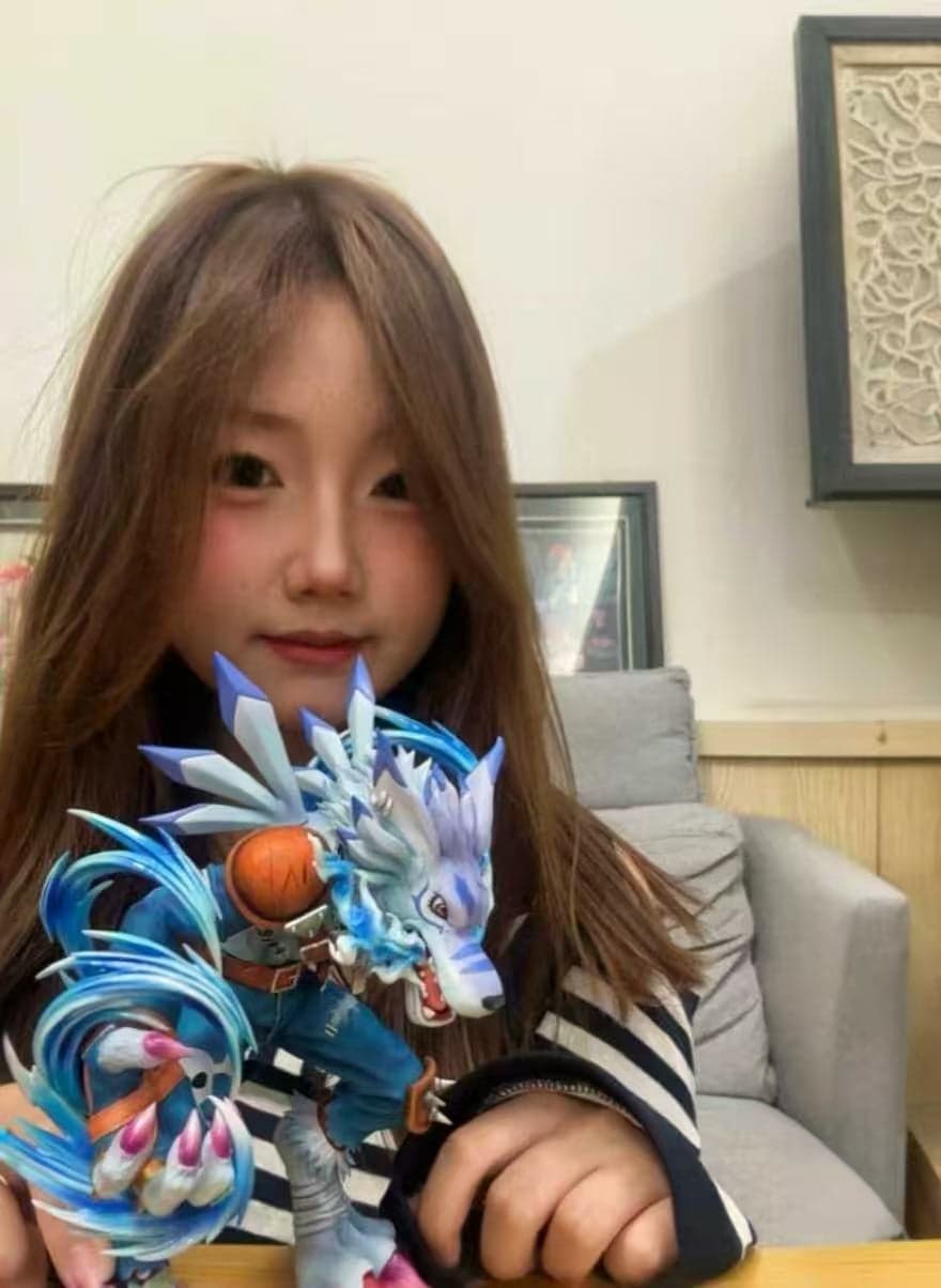 Huang Xing - Garurumon - Thumbnail 2