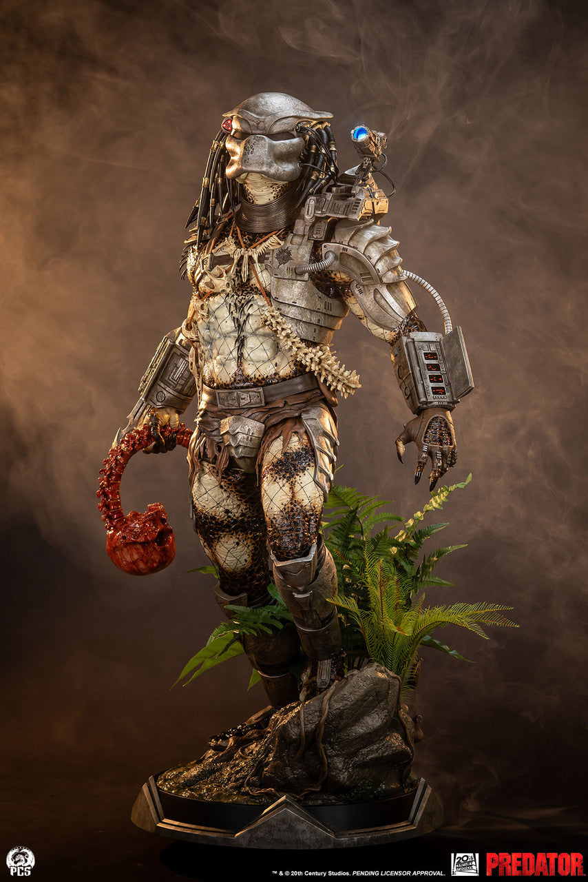 Premium Collectibles - Predator