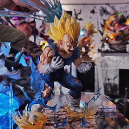 Figure Class - Majin Vegeta StatueCorp