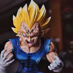 Figure Class - Majin Vegeta StatueCorp