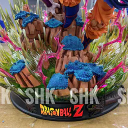 SHK - Goku vs Frieza StatueCorp