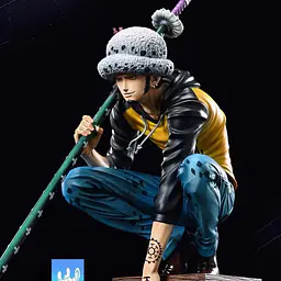 ZH - Trafalgar Law StatueCorp