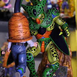 PBR - Cell First Form vs Android 17 StatueCorp