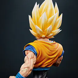 Figure Class - SSJ Goku StatueCorp