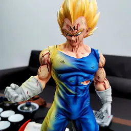 DIM - Majin Vegeta StatueCorp