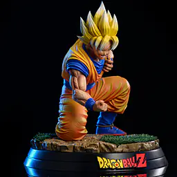 ERA - SSJ Goku StatueCorp