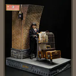 Mojing Toys - Platform Nine and Three-Quarters 1