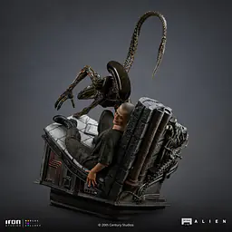 Iron - Ellen Ripley and Dog Alien 8