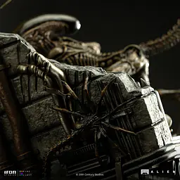 Iron - Ellen Ripley and Dog Alien 5