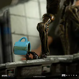 Iron - Ellen Ripley and Dog Alien 11