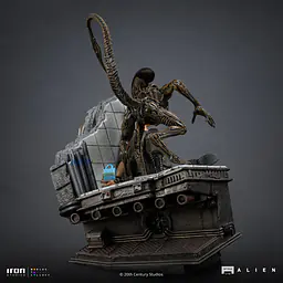 Iron - Ellen Ripley and Dog Alien 4