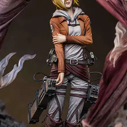 Hertz - Annie and Female Titan 3