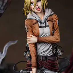 Hertz - Annie and Female Titan 7