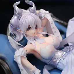 Tou Fou Figure - Labrynth 6