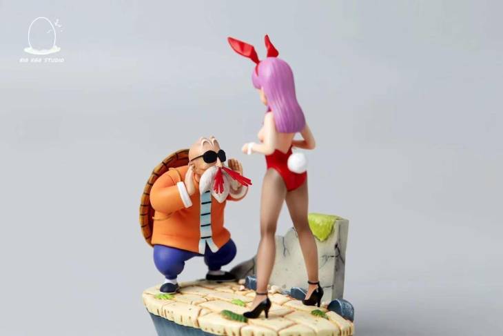 Big Egg - Roshi and Bulma StatueCorp