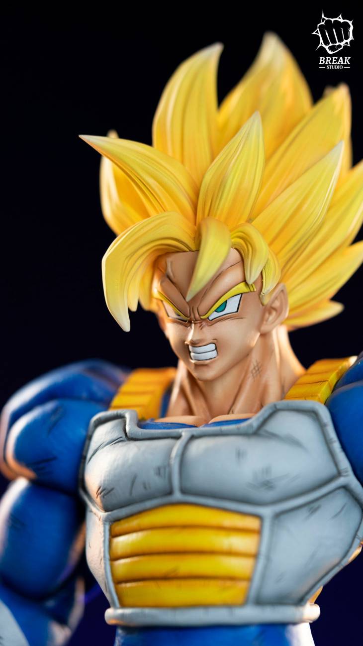 Break - SSJ Goku StatueCorp