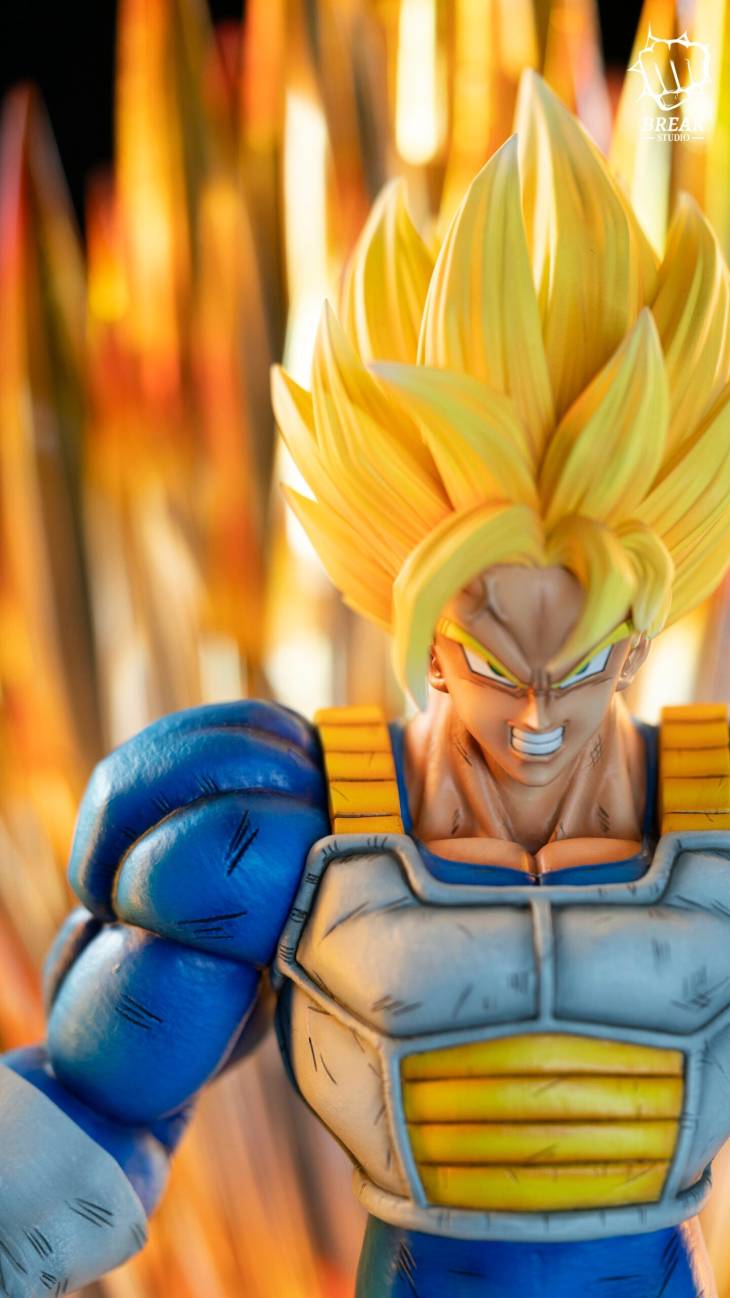 Break - SSJ Goku StatueCorp