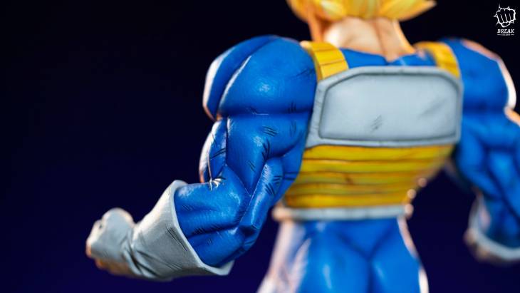 Break - SSJ Goku StatueCorp