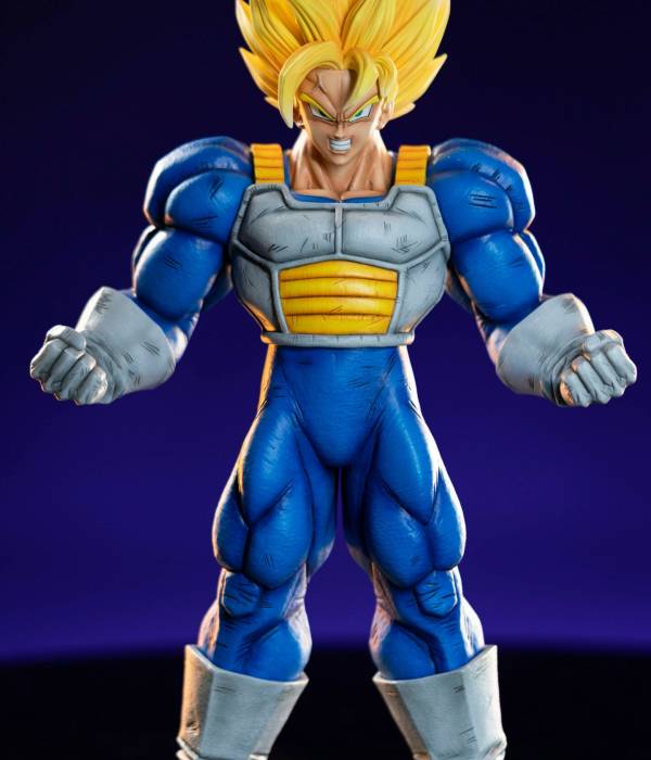 Break - SSJ Goku StatueCorp