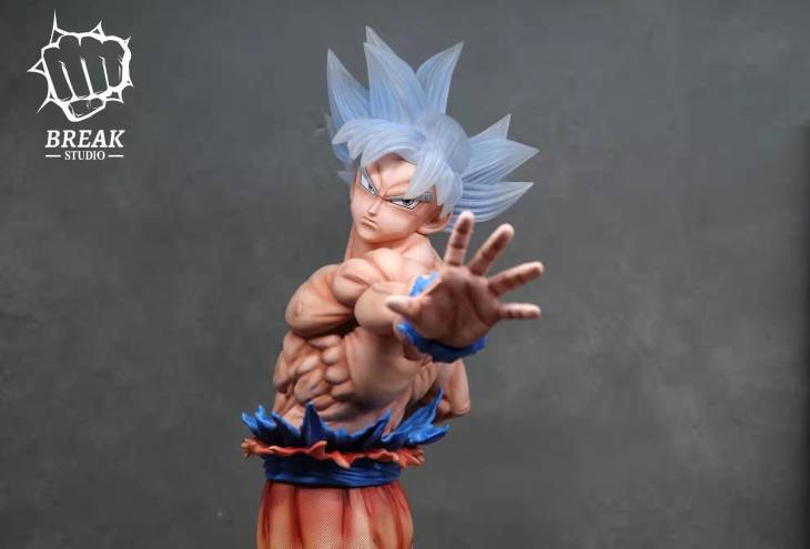 Break - UI Goku StatueCorp