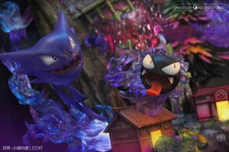 Crescent - Gengar Family StatueCorp