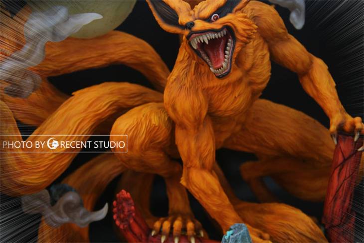 Crescent - Naruto and Kurama StatueCorp