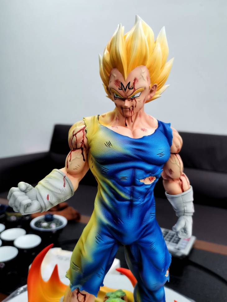 DIM - Majin Vegeta StatueCorp