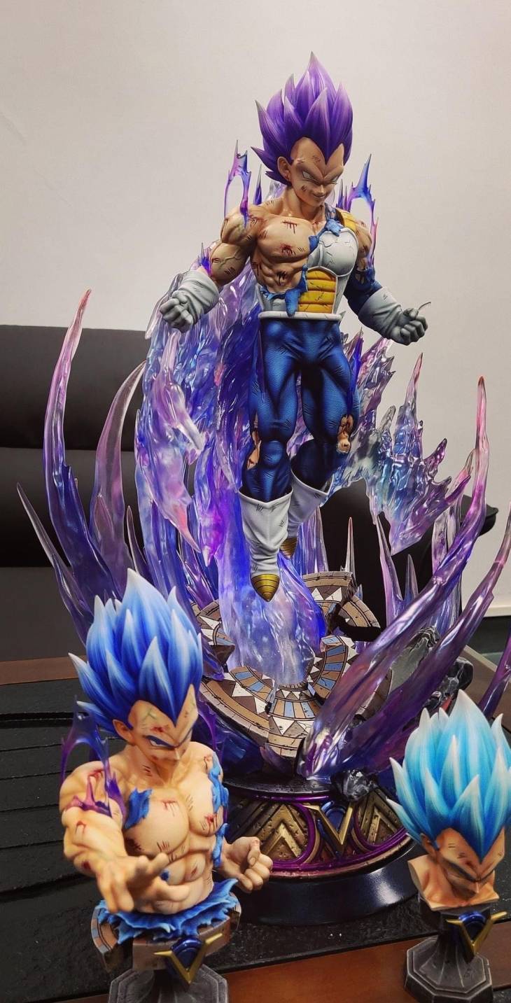 DIM - Ultra Ego Vegeta StatueCorp