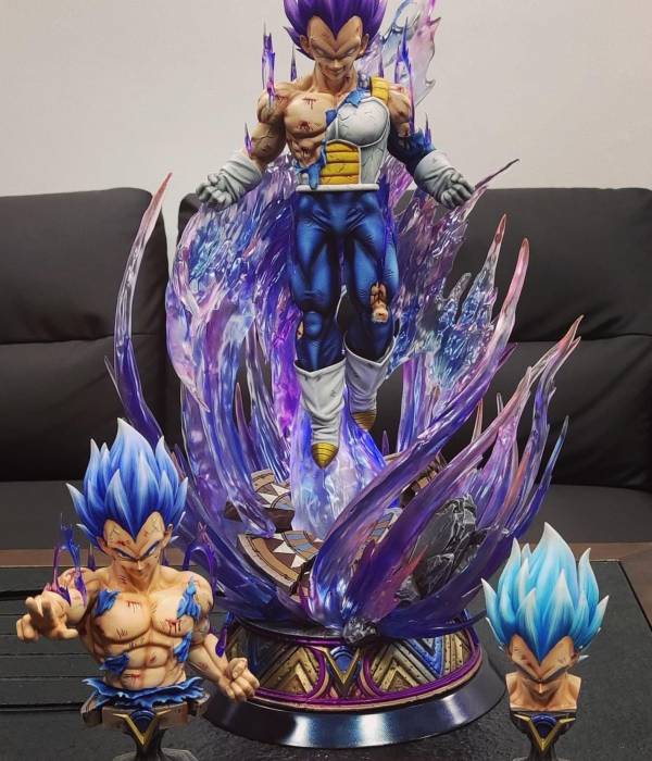 DIM - Ultra Ego Vegeta StatueCorp