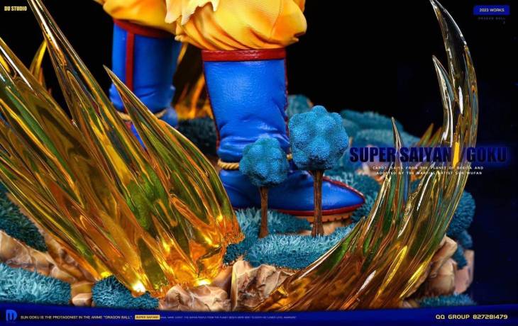 DU - SSJ Goku StatueCorp