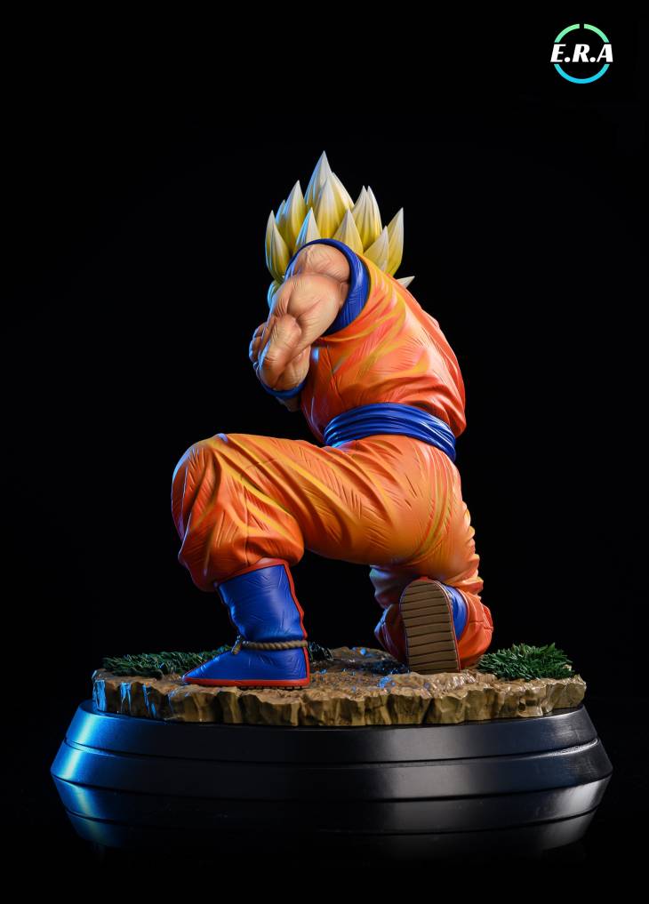 ERA - SSJ Goku StatueCorp