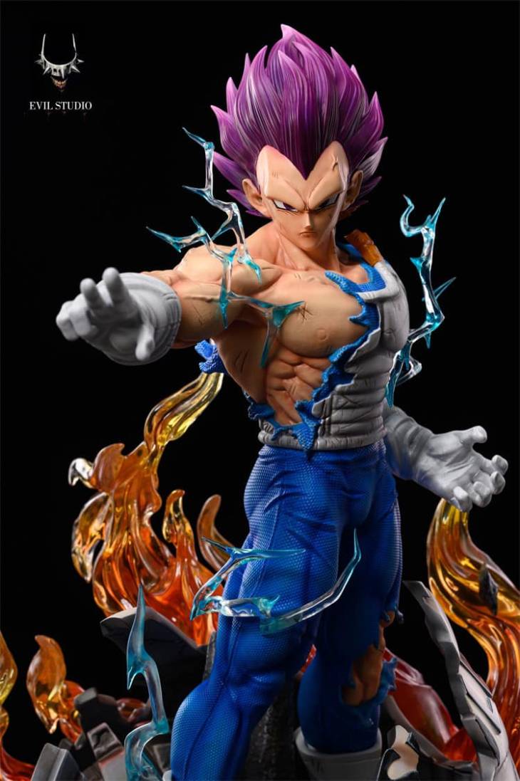 Evil - SSJ Vegeta StatueCorp