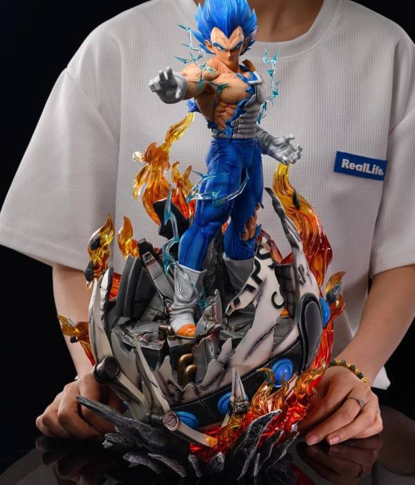 Evil - SSJ Vegeta StatueCorp