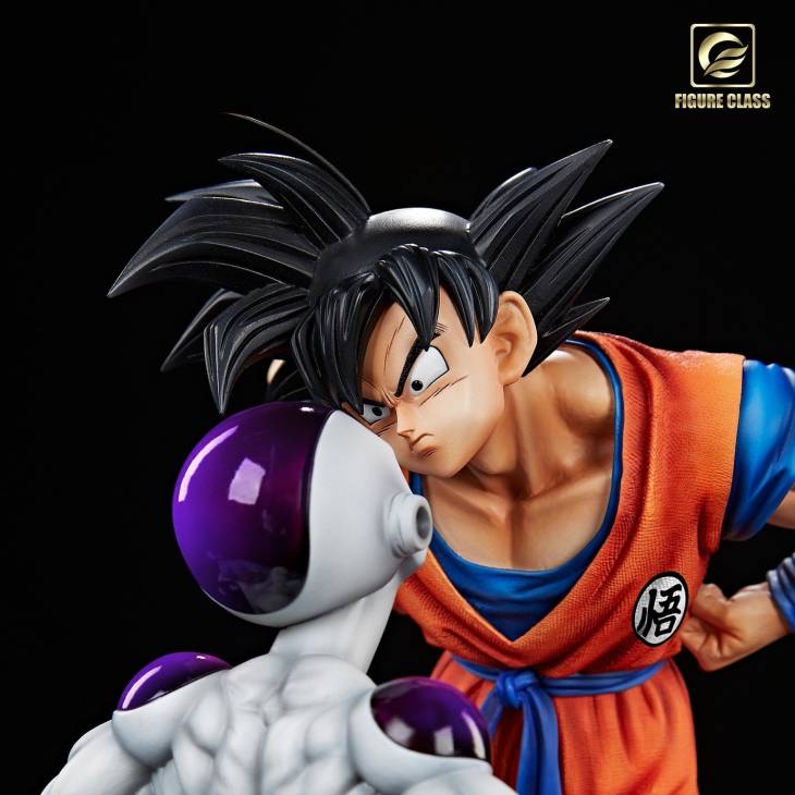 Figure Class - Goku meets Frieza StatueCorp