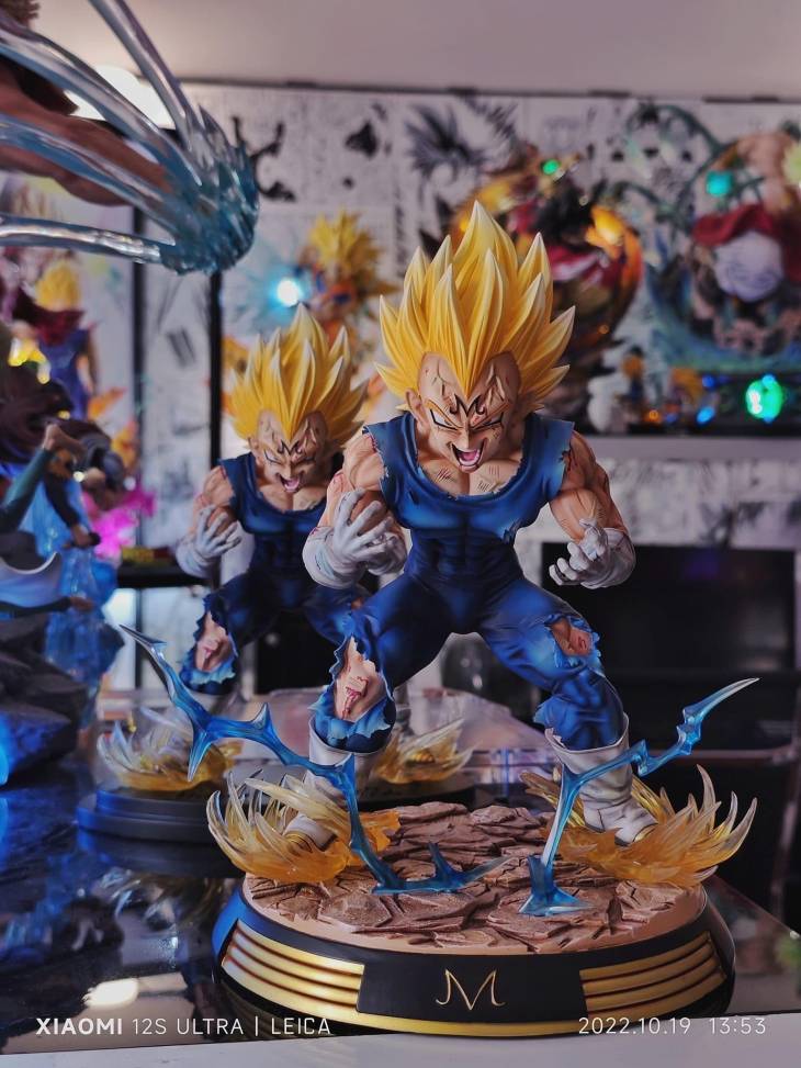 Figure Class - Majin Vegeta StatueCorp