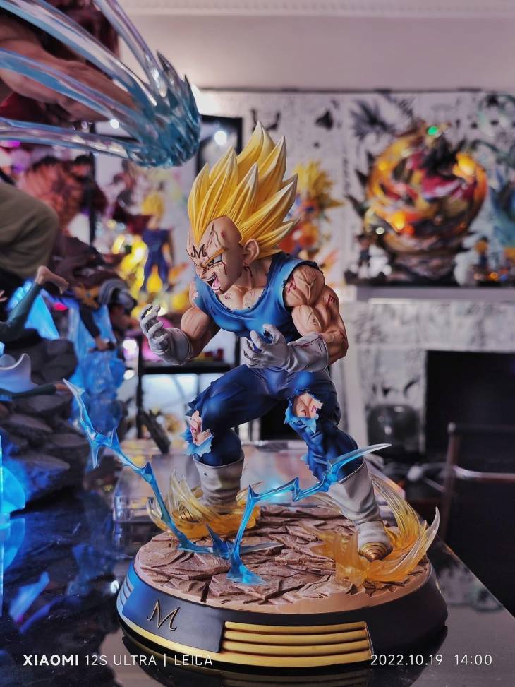 Figure Class - Majin Vegeta StatueCorp