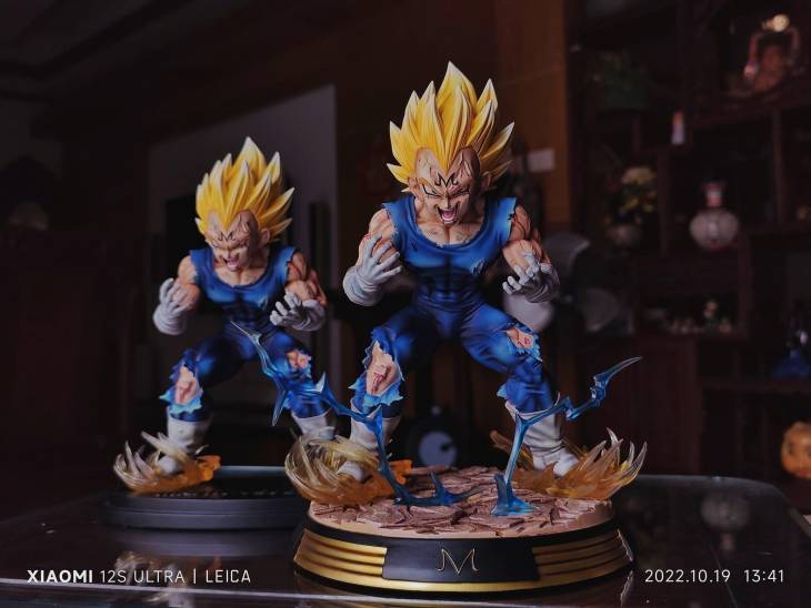 Figure Class - Majin Vegeta StatueCorp