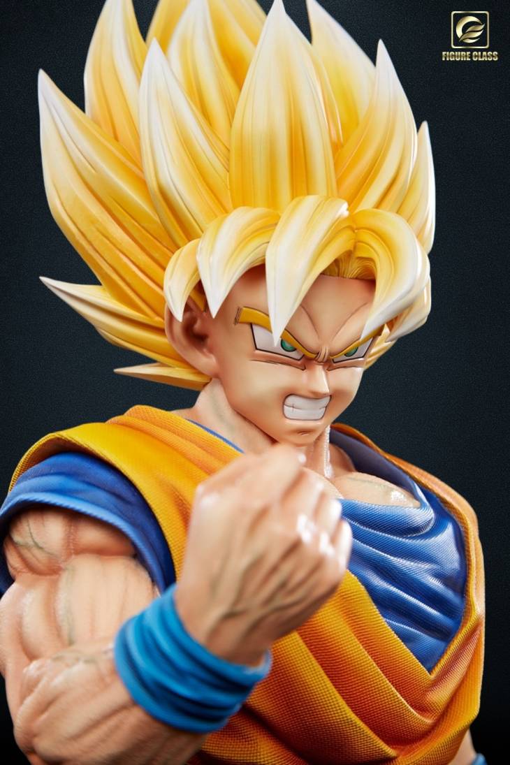 Figure Class - SSJ Goku StatueCorp
