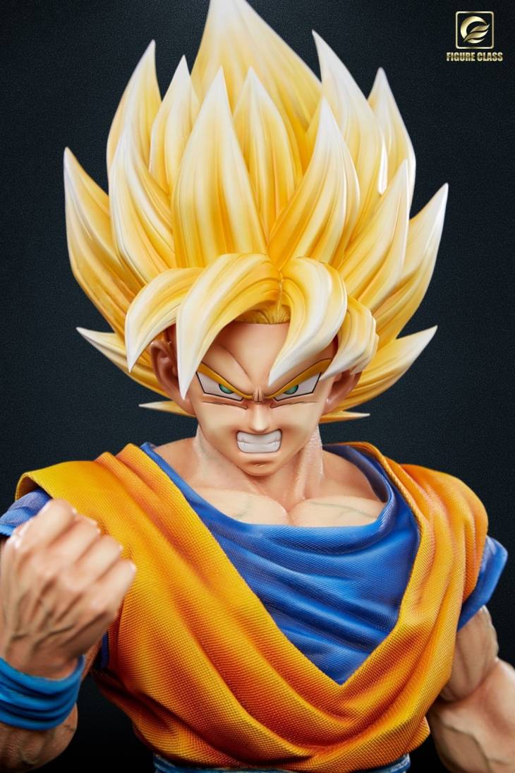 Figure Class - SSJ Goku StatueCorp