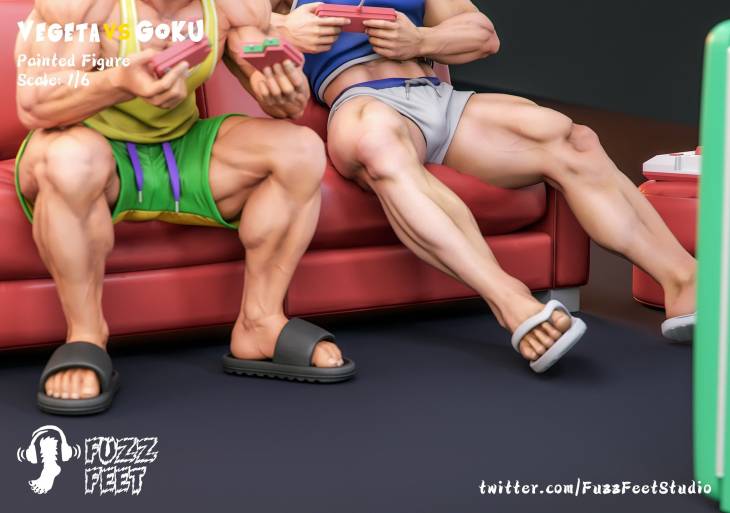Fuzzfeet - Goku and Vegeta StatueCorp