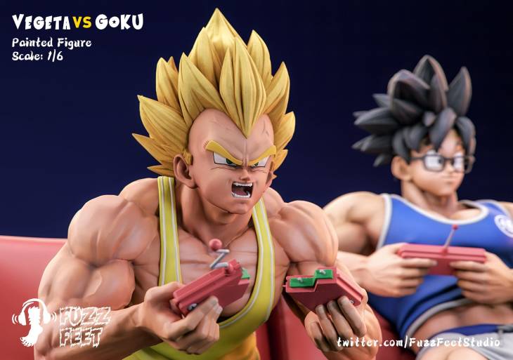 Fuzzfeet - Goku and Vegeta StatueCorp
