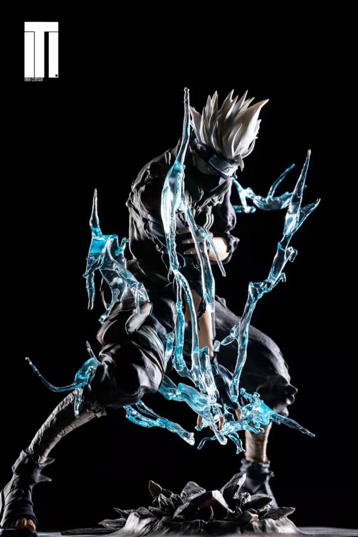 Iron Curtain - Kakashi StatueCorp