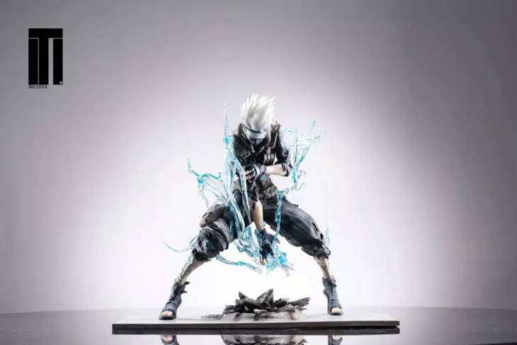 Iron Curtain - Kakashi StatueCorp