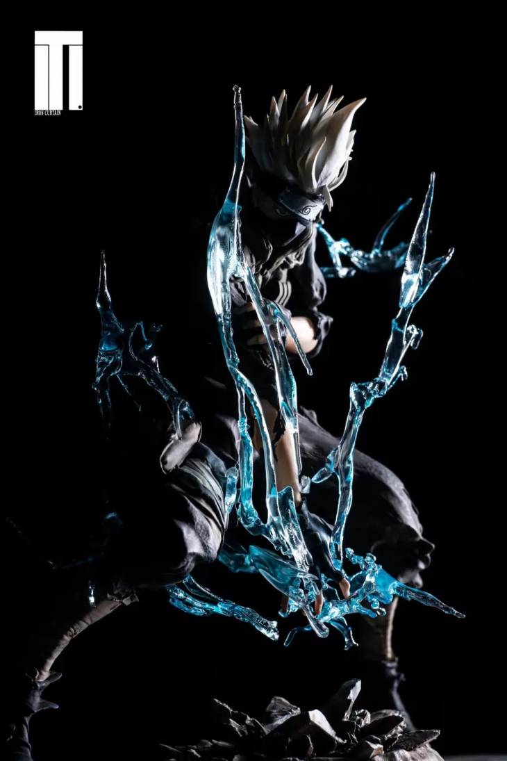 Iron Curtain - Kakashi StatueCorp